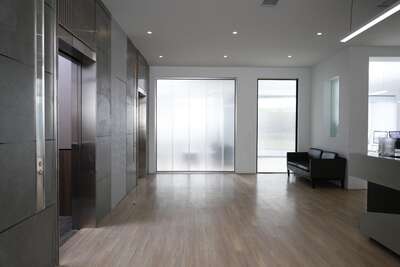 hz/senge/办公场景/电梯1