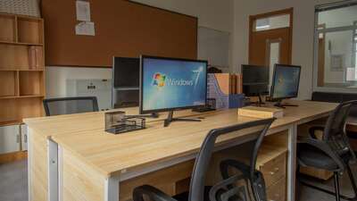 hz/senge/学校-套景/老师办公室1