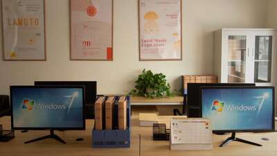 hz/senge/学校-套景/老师办公室1