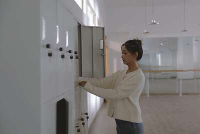 hz/senge/学校-套景/舞蹈室排练房1