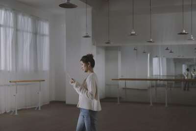 hz/senge/学校-套景/舞蹈室排练房1