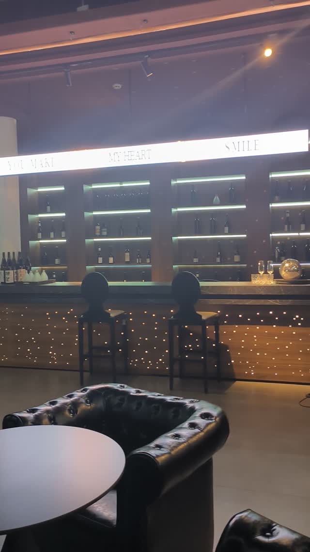 酒吧2VID_20250816_194245