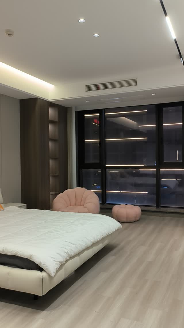 办公室2-带卧室VID_20250815_195554