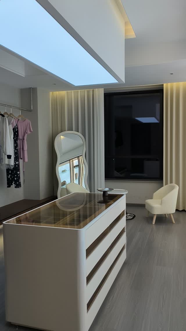 奢侈品店1VID_20250815_195932