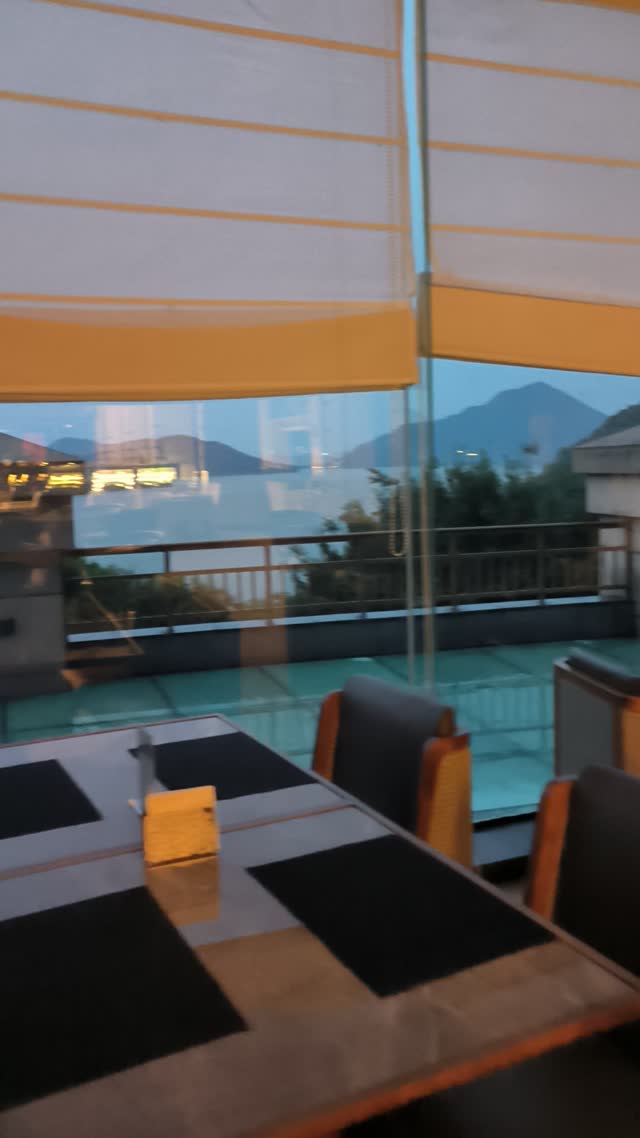 西餐厅1VID_20250820_185601